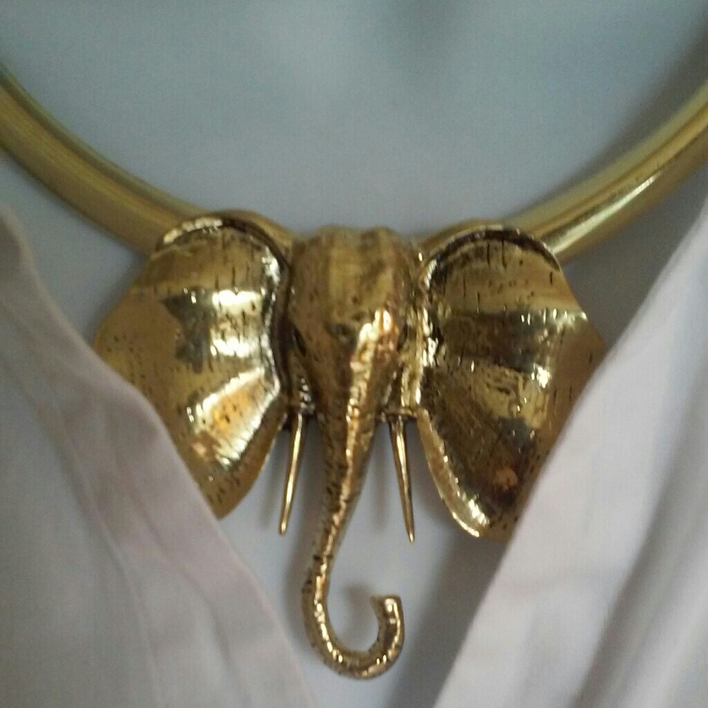 Elephant Necklace Set - Picture 2 of 3